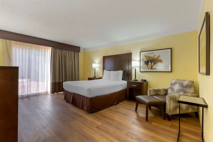 Room 12 of 28