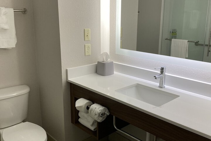 Holiday Inn Express Hotel & Suites Weston by IHG