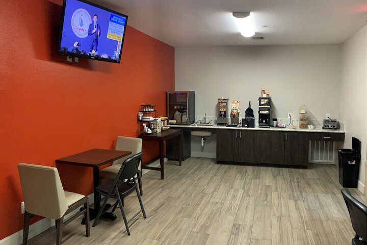 Scottish Inn & Suites - IAH Airport
