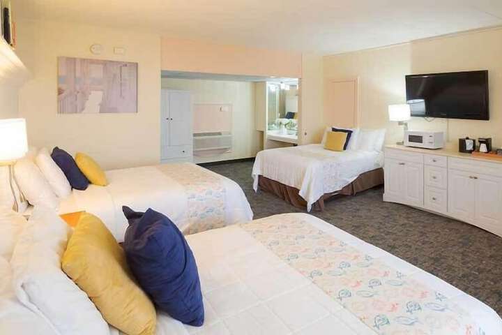 Gaidos Seaside Inn