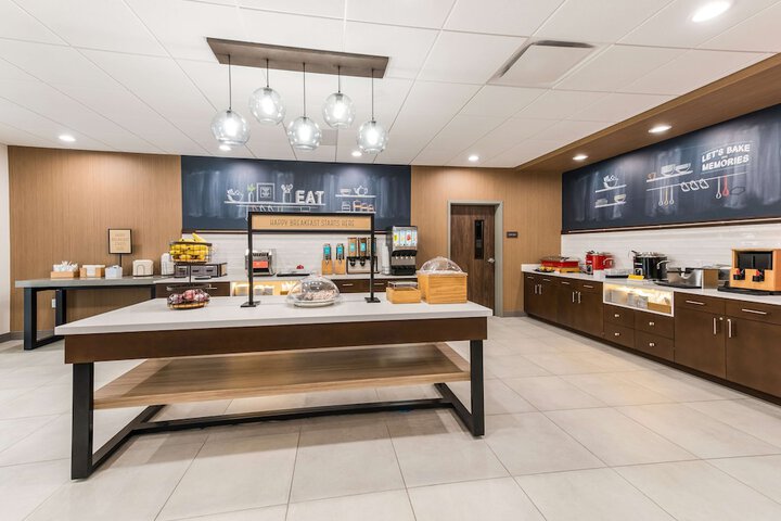 Hampton Inn & Suites Benton Harbor
