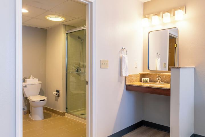 Best Western The Inn at Sharon / Foxboro