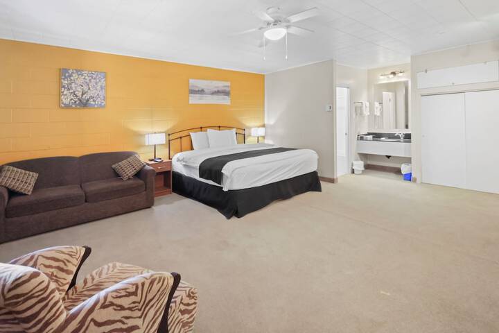 Dauphin Inn Express