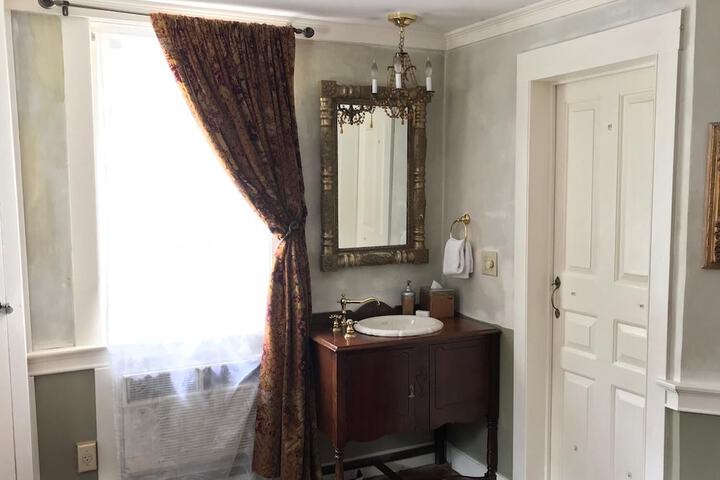 Room 5 of 36