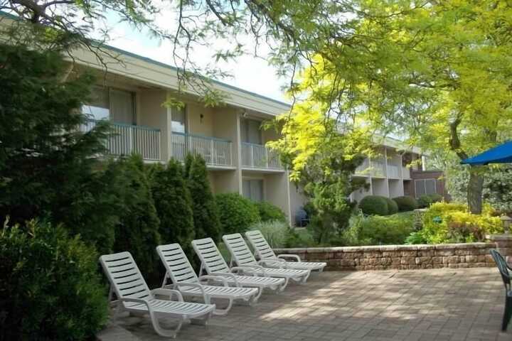 Sundeck 27 of 29