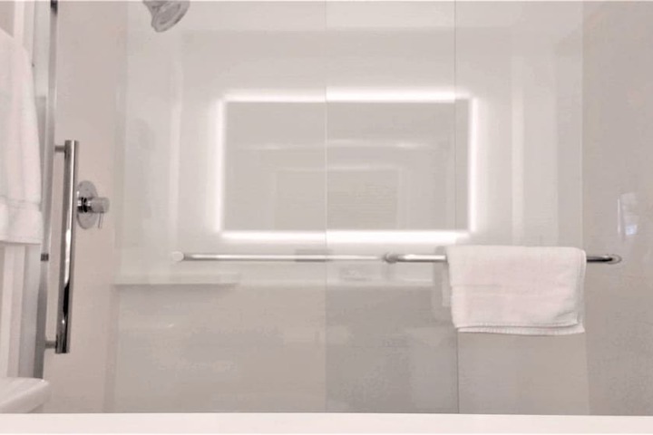 Room 40 of 65