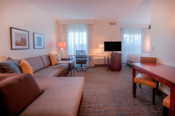 Room 25 of 62