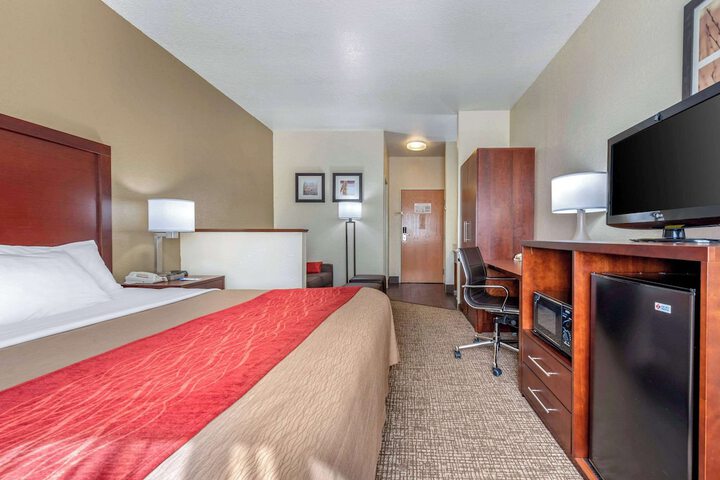 Room 32 of 38