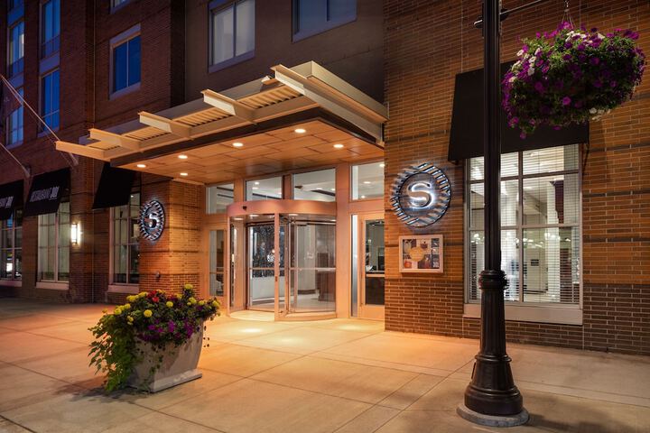 Hotel 4 of 43
