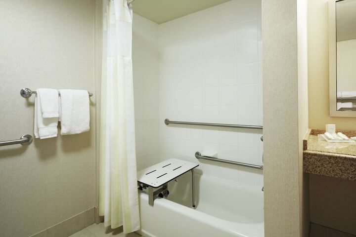 Room 15 of 37