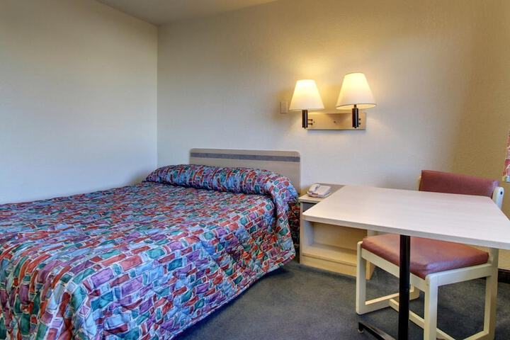 Room 11 of 35