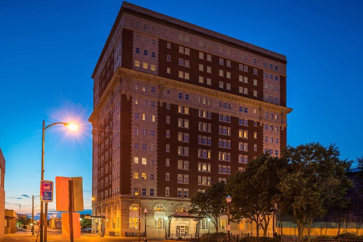 Hotel 3 of 118