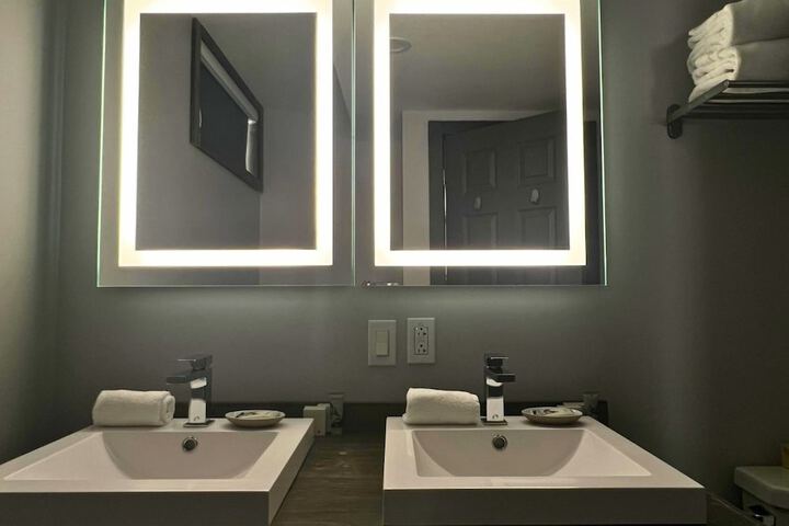 Room 17 of 57