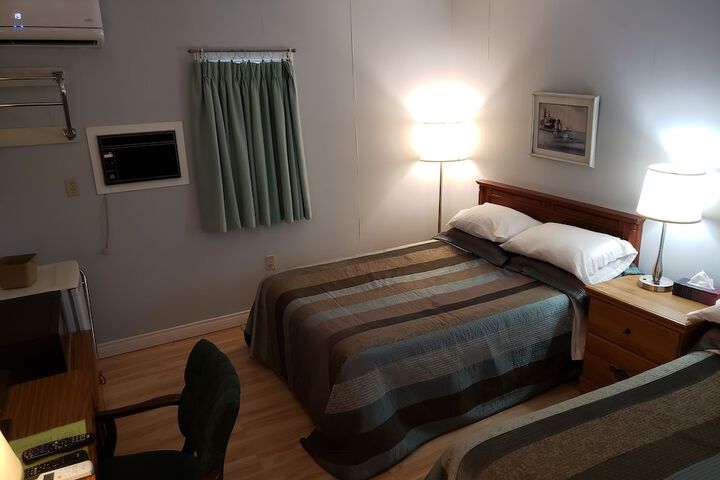 Room 7 of 33