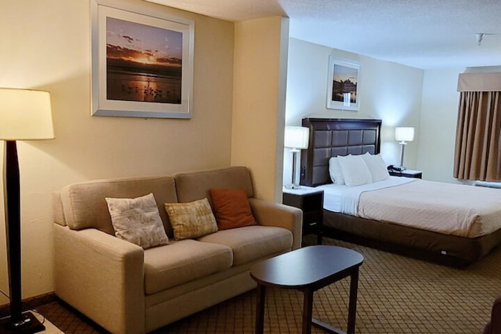 Room 32 of 39