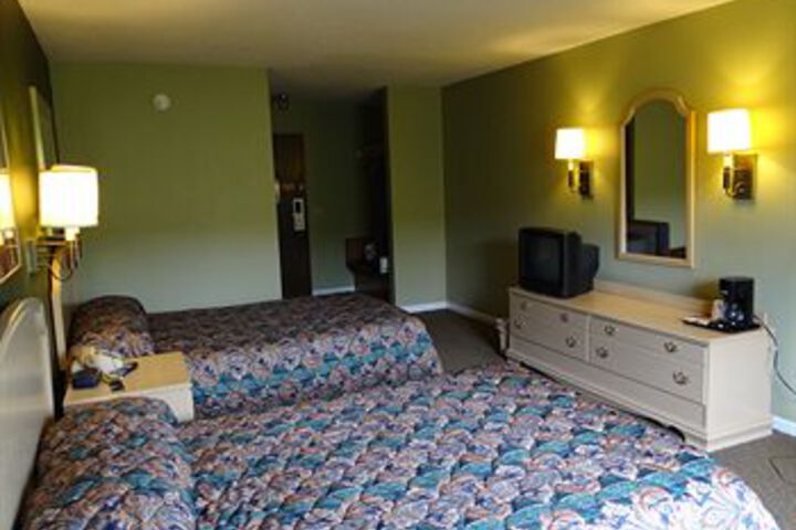 Magnuson Hotel & Suites Bellevue