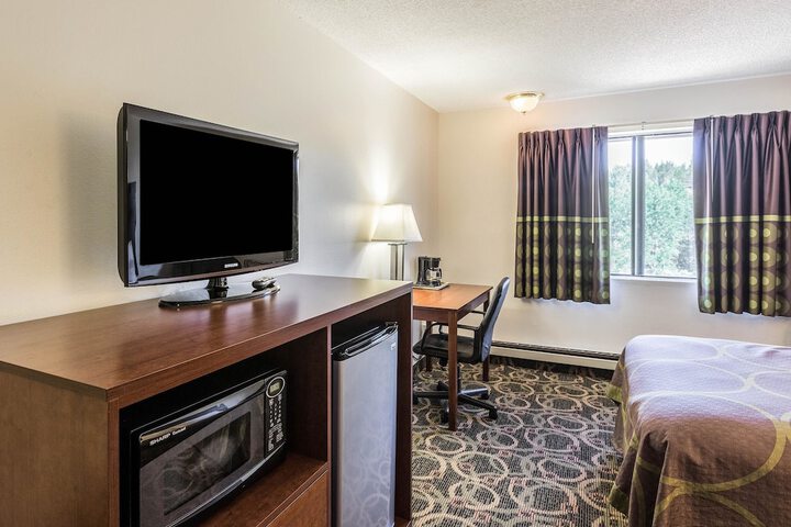Room 18 of 25