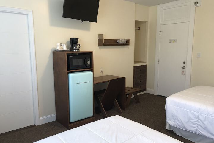 Room 50 of 65