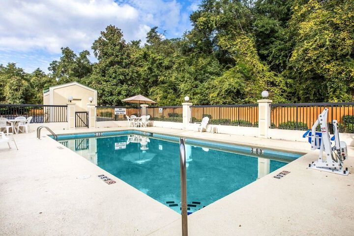 Pool 4 of 26