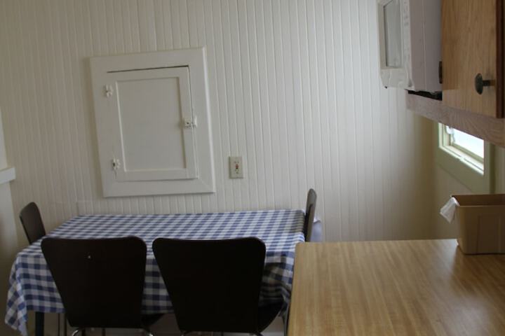 Room 93 of 135