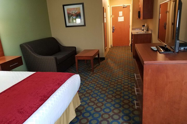 Room 9 of 13