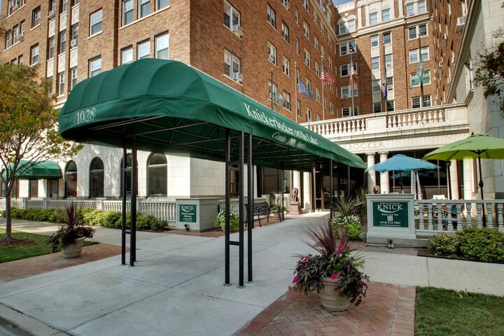 Hotel 5 of 117