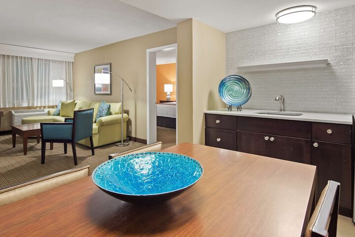 Room 10 of 37