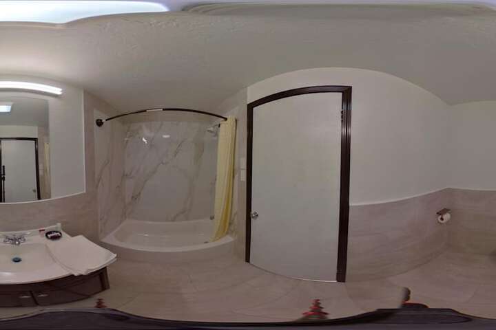 Room 8 of 17