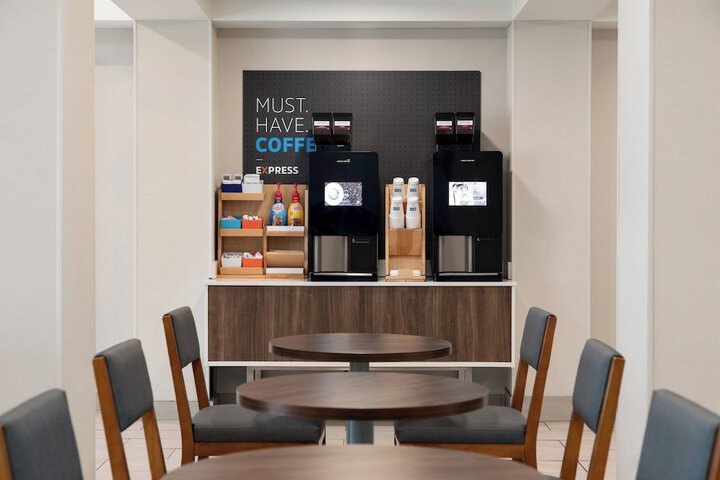 Holiday Inn Express Syracuse Airport by IHG