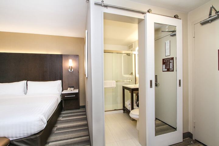Room 26 of 52