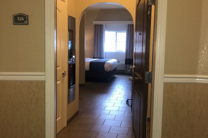 Room 30 of 81