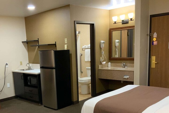 Room 8 of 19