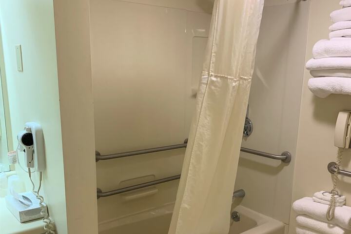 Room 12 of 48