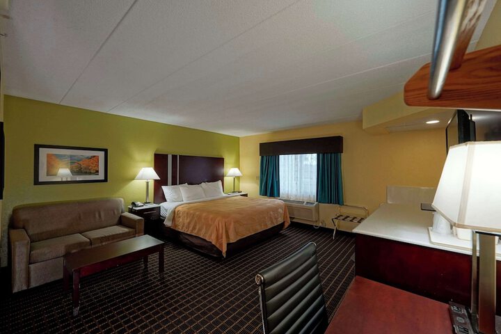Room 28 of 34