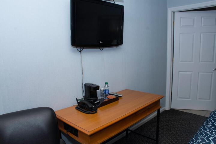 Room 17 of 44