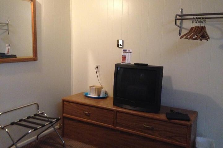Room 6 of 24