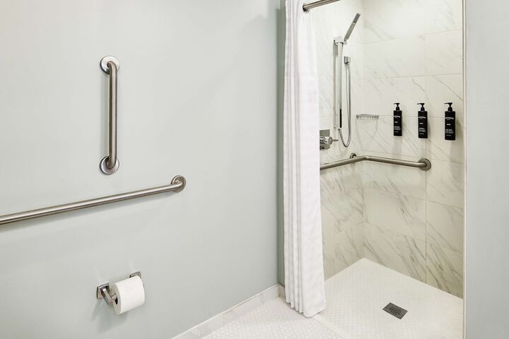 Redmont Hotel Birmingham Curio Collection by Hilton