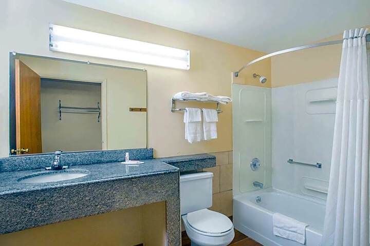 Knights Inn Tonawanda