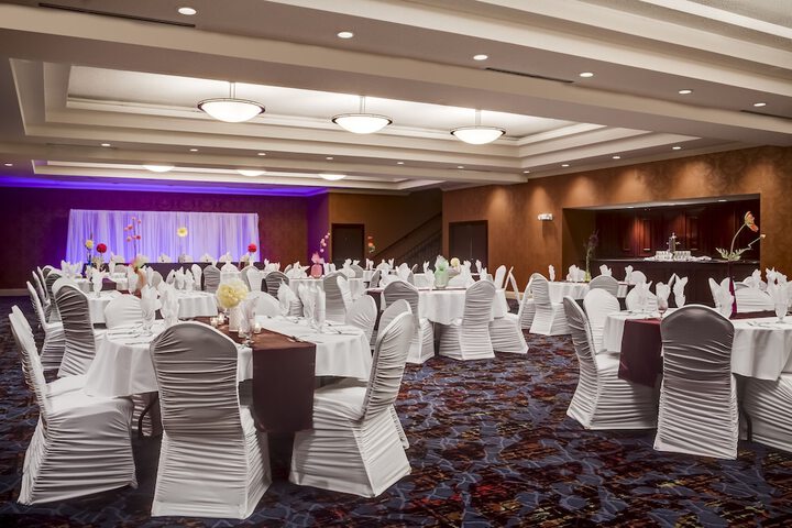 Ballroom/Hall 84 of 89