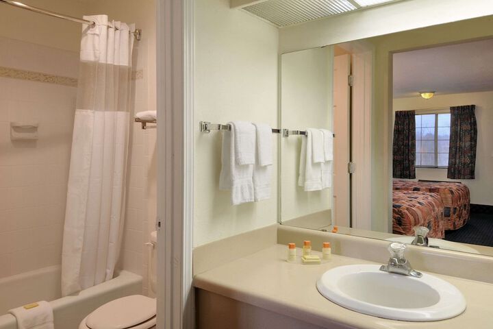 Room 14 of 24