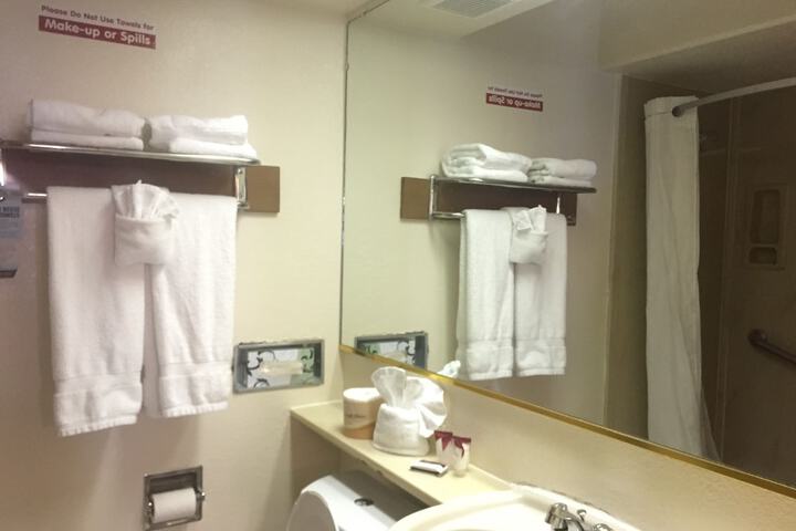 Room 47 of 131