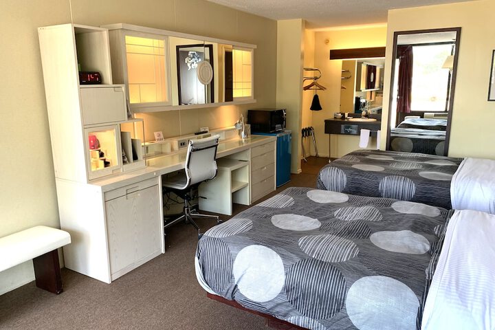 Room 10 of 10