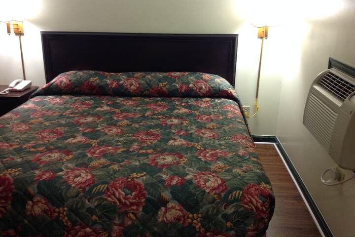 Room 6 of 19