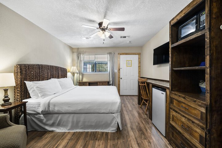Room 42 of 65
