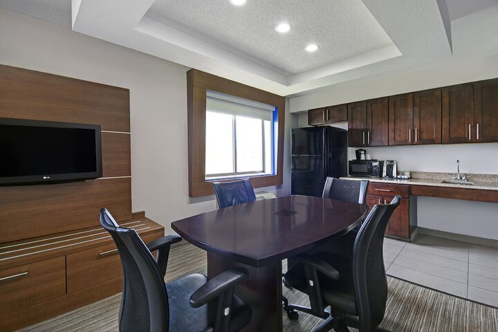 Room 10 of 41
