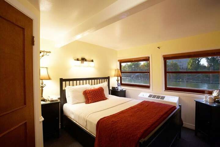 Room 18 of 47