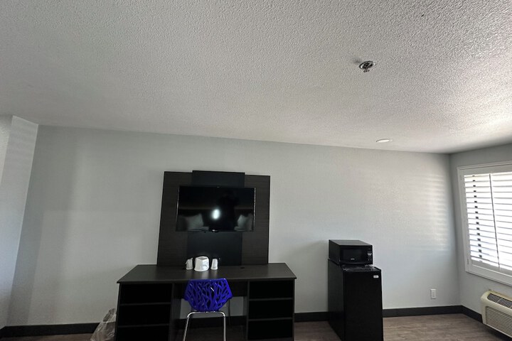 Room 3 of 18