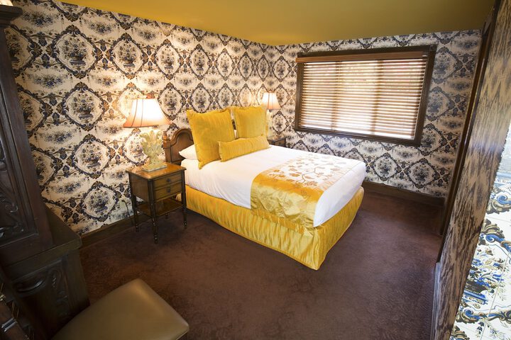 Room 270 of 461