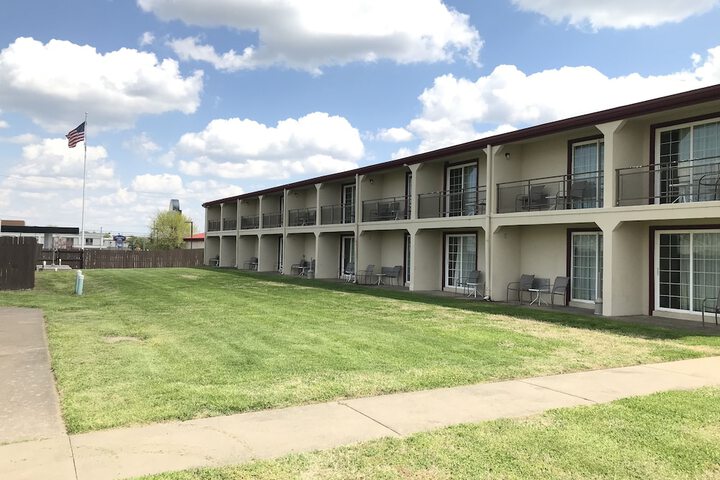 Hotel Exterior 45 of 49