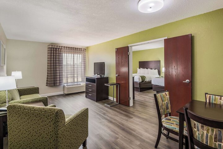 Quality Inn & Suites Quincy - Downtown